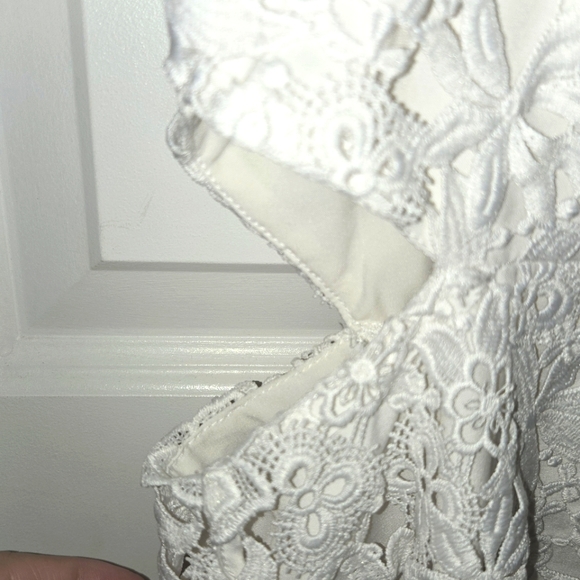 Guess White Floral Lace dress - Picture 4 of 4